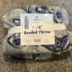 3/$20 NWT Kids Hooded Throw Comfort Bay Video Game Fleece Soft Gray Blanket
